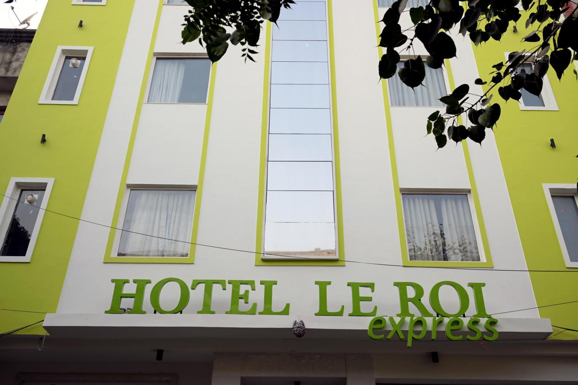 Hotel Le Roi Express Karol Bagh Delhi  Exterior photo